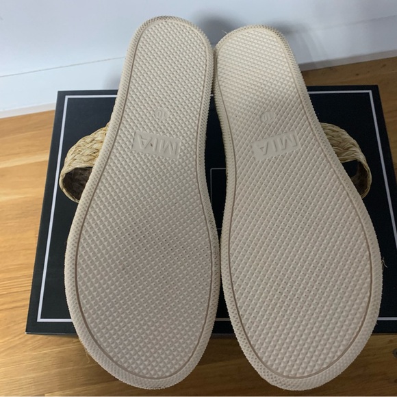 Brand new Mia Raffia Platform Sandals - Picture 5 of 6